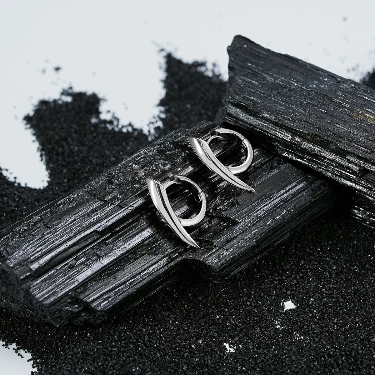 VENOM CLAW EARRINGS