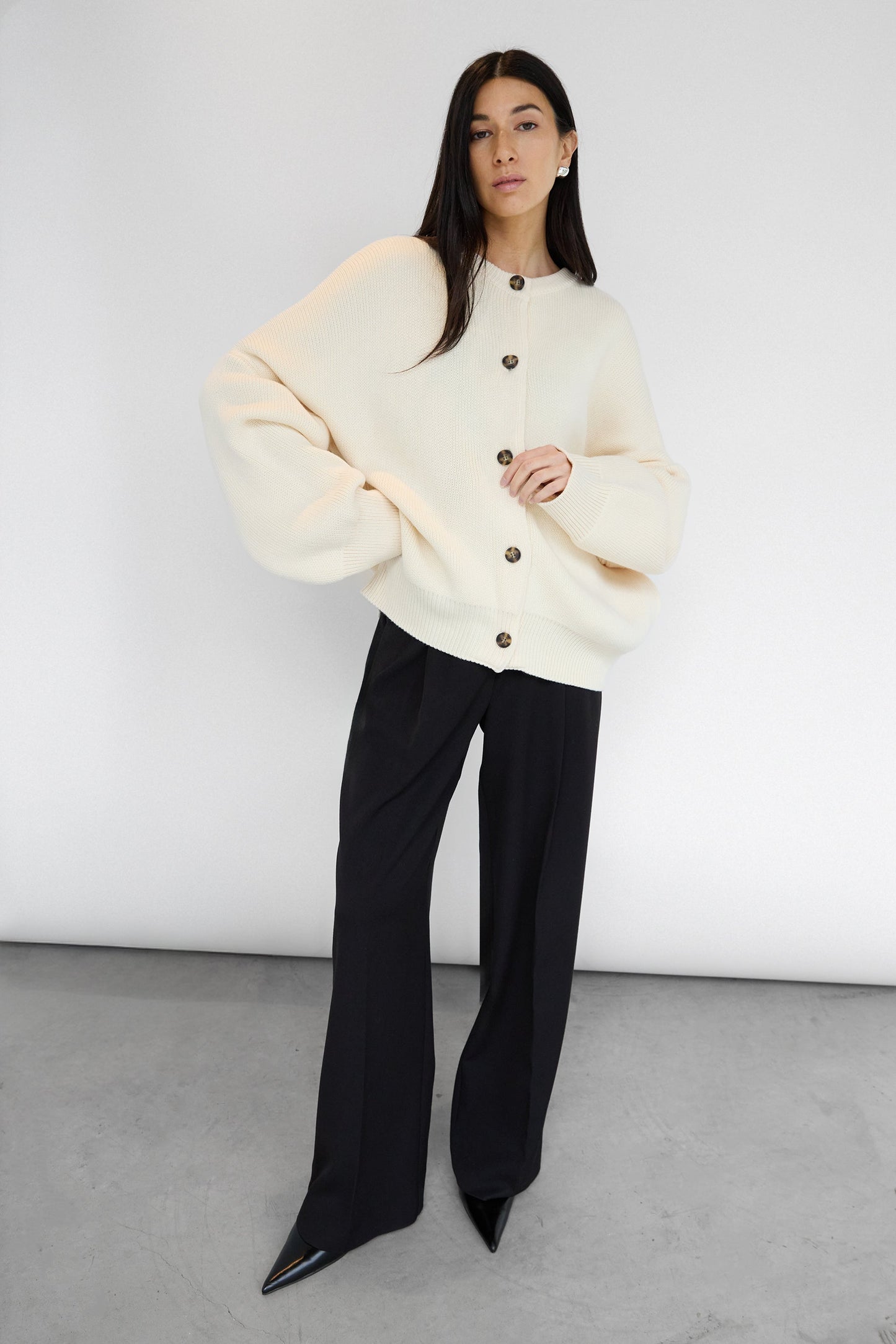 CHUNKY OVERSIZED KNIT SWEATER