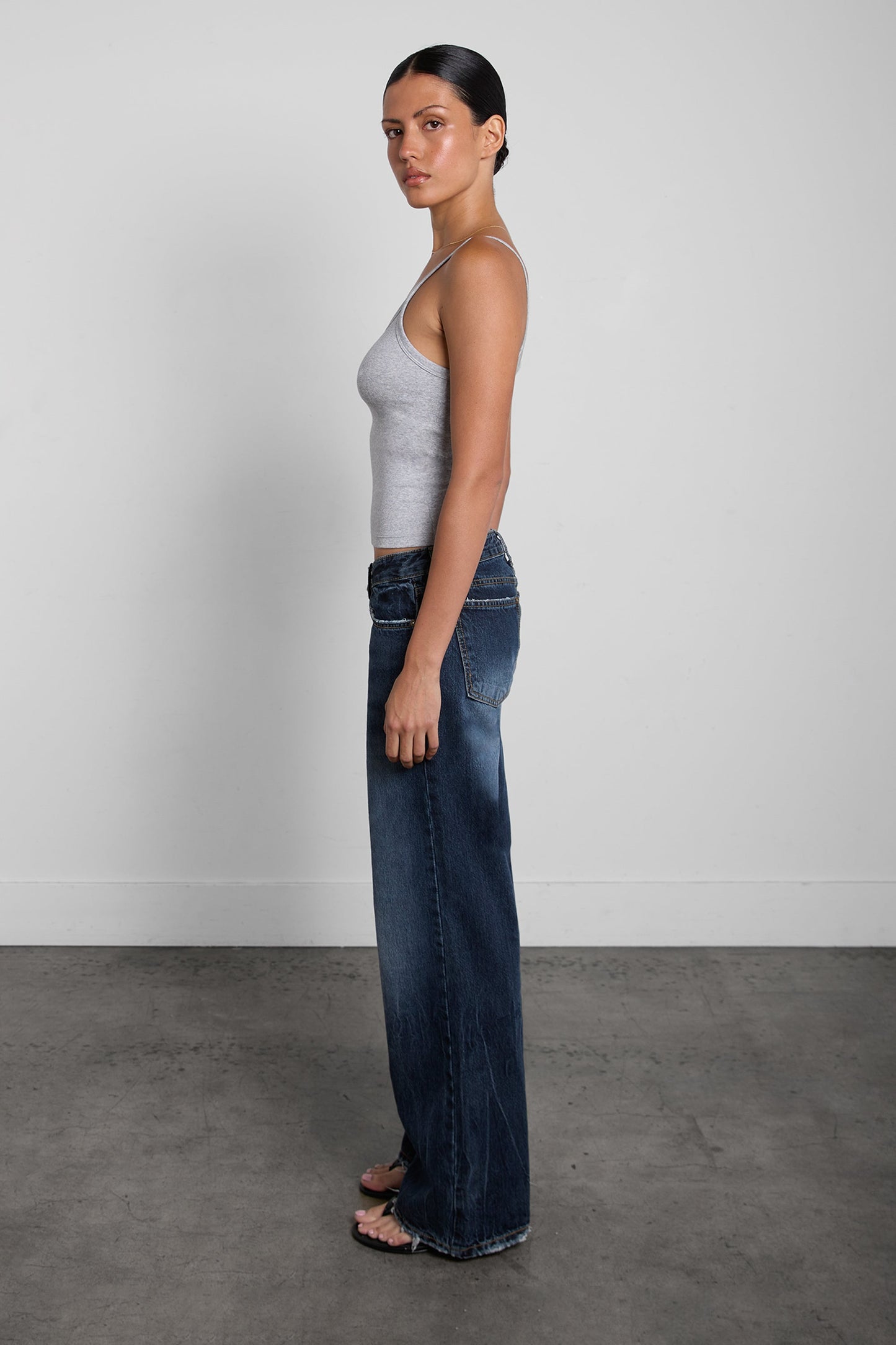 RETRO LOW RISE VINTAGE WASH JEAN