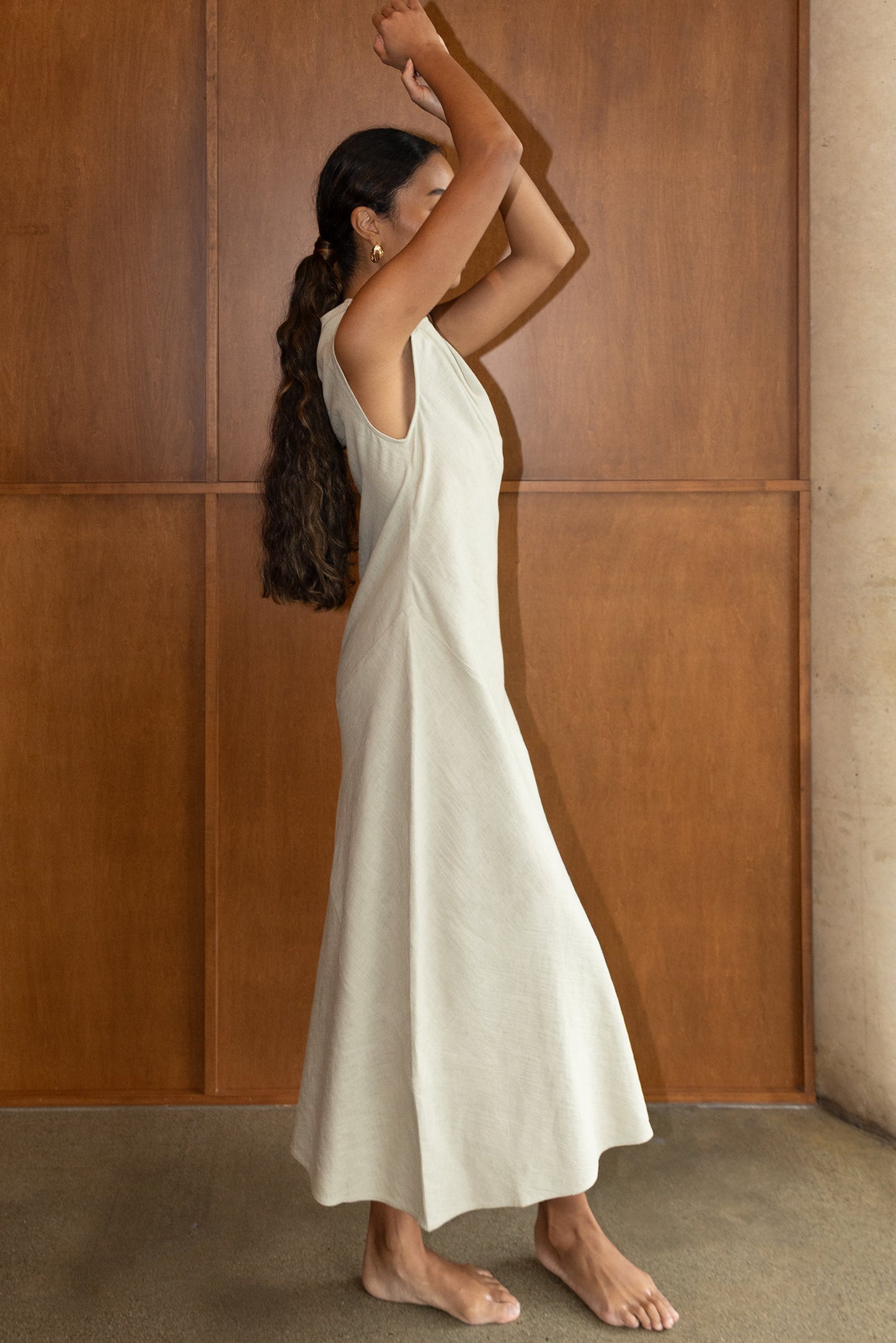 LINEN BLEND SLEEVELESS BIAS CUT MIDI DRESS