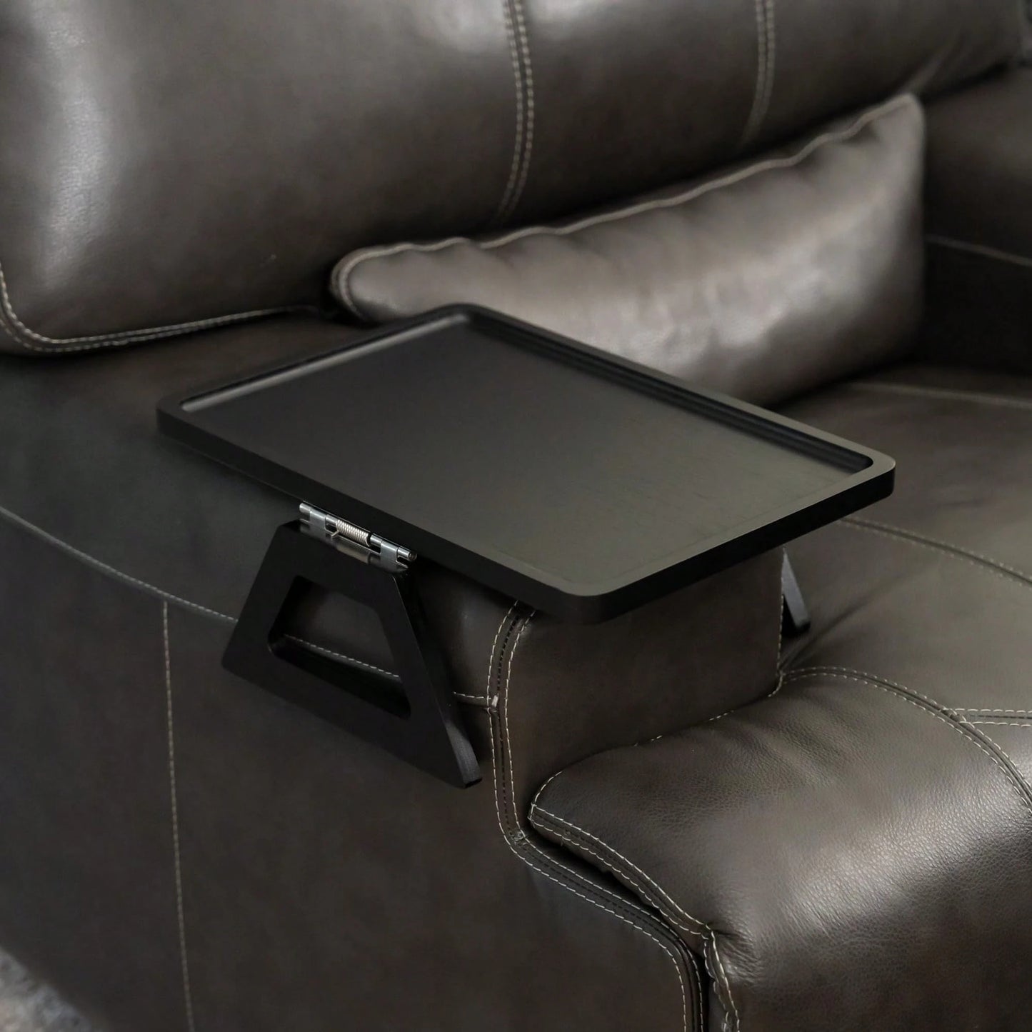 Couch Arm Table,Sofa Arm Clip Table,Bamboo Trayble Couch Arm Table, Clip On Tray Sofa Table For Couches. Sofa Arm Tray, Armchair Table For TV Dinners, Remotes, Drinks And Snacks, Brown
