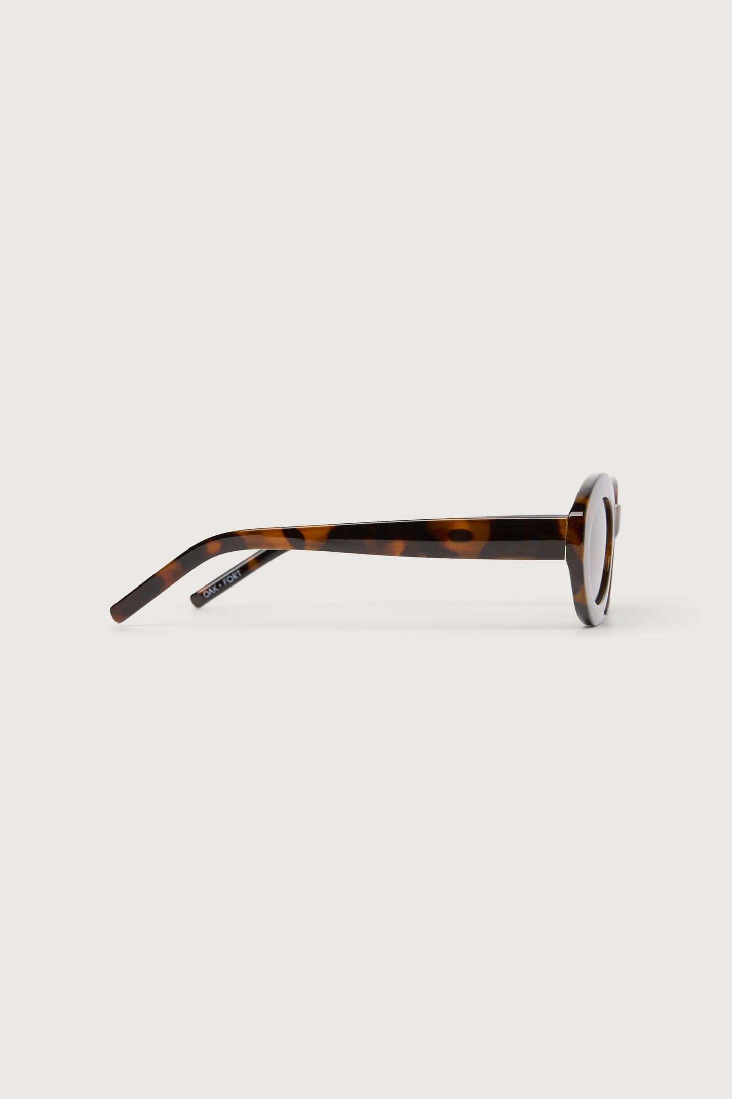 OVAL SUNGLASSES