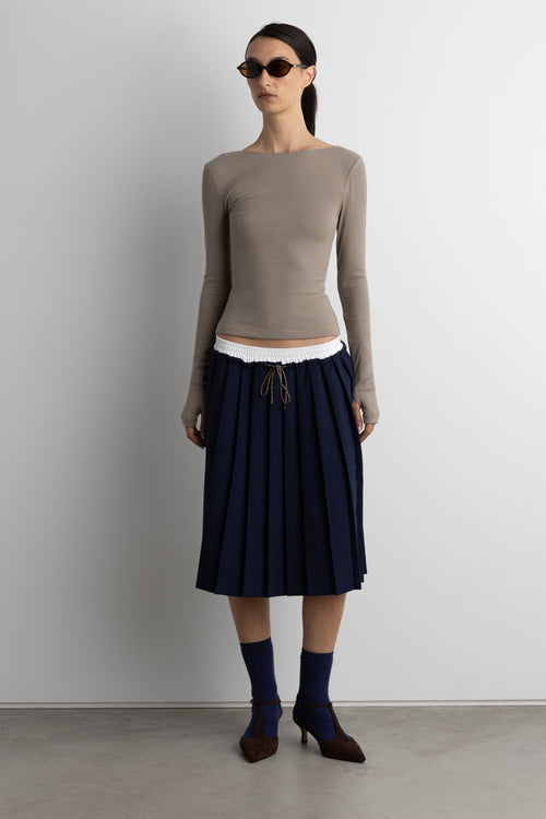 OPEN BACK LONG SLEEVE TOP