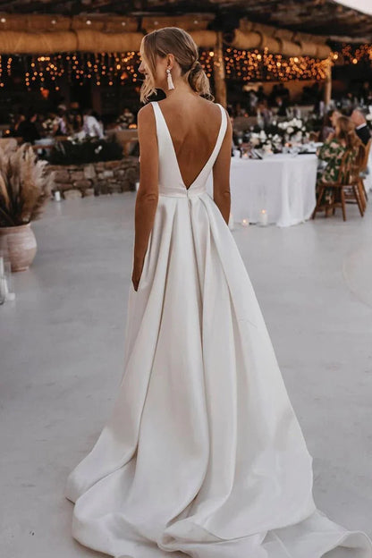Attractive Deep V-Neck White Satin Bohemian Wedding Dress