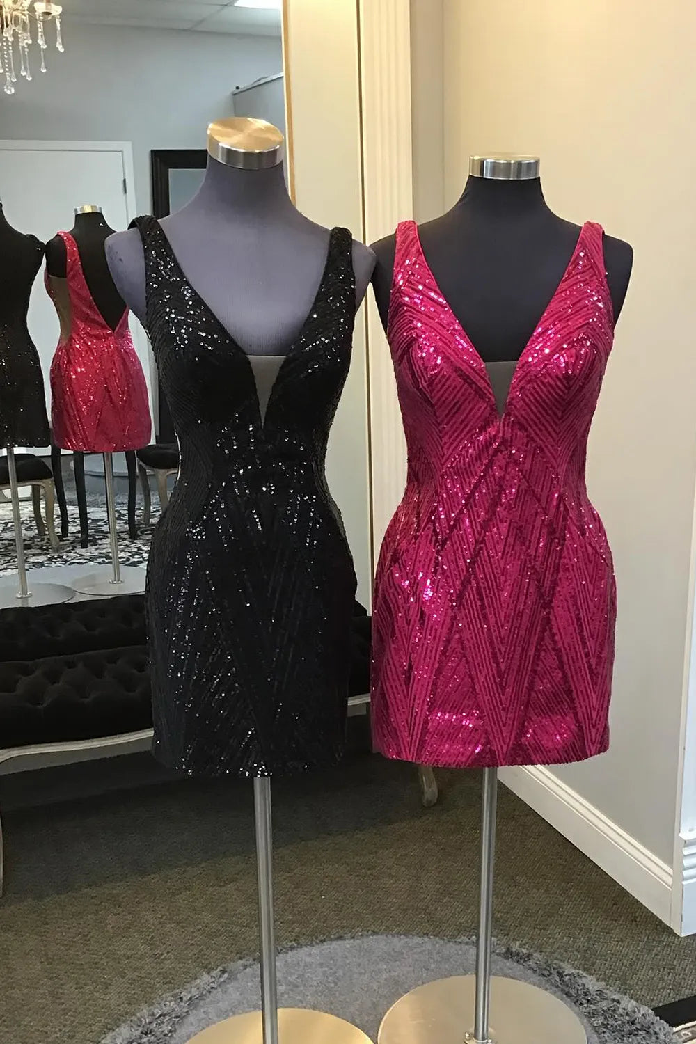Black V-neck Sequins Bodycon Mini Party Dresses with Open Back