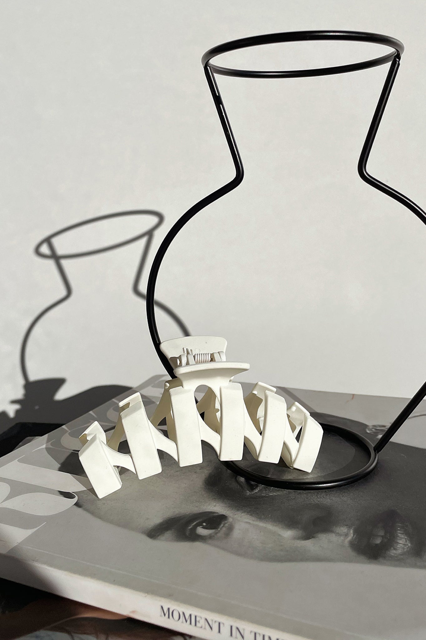 Issy Claw Clip - White