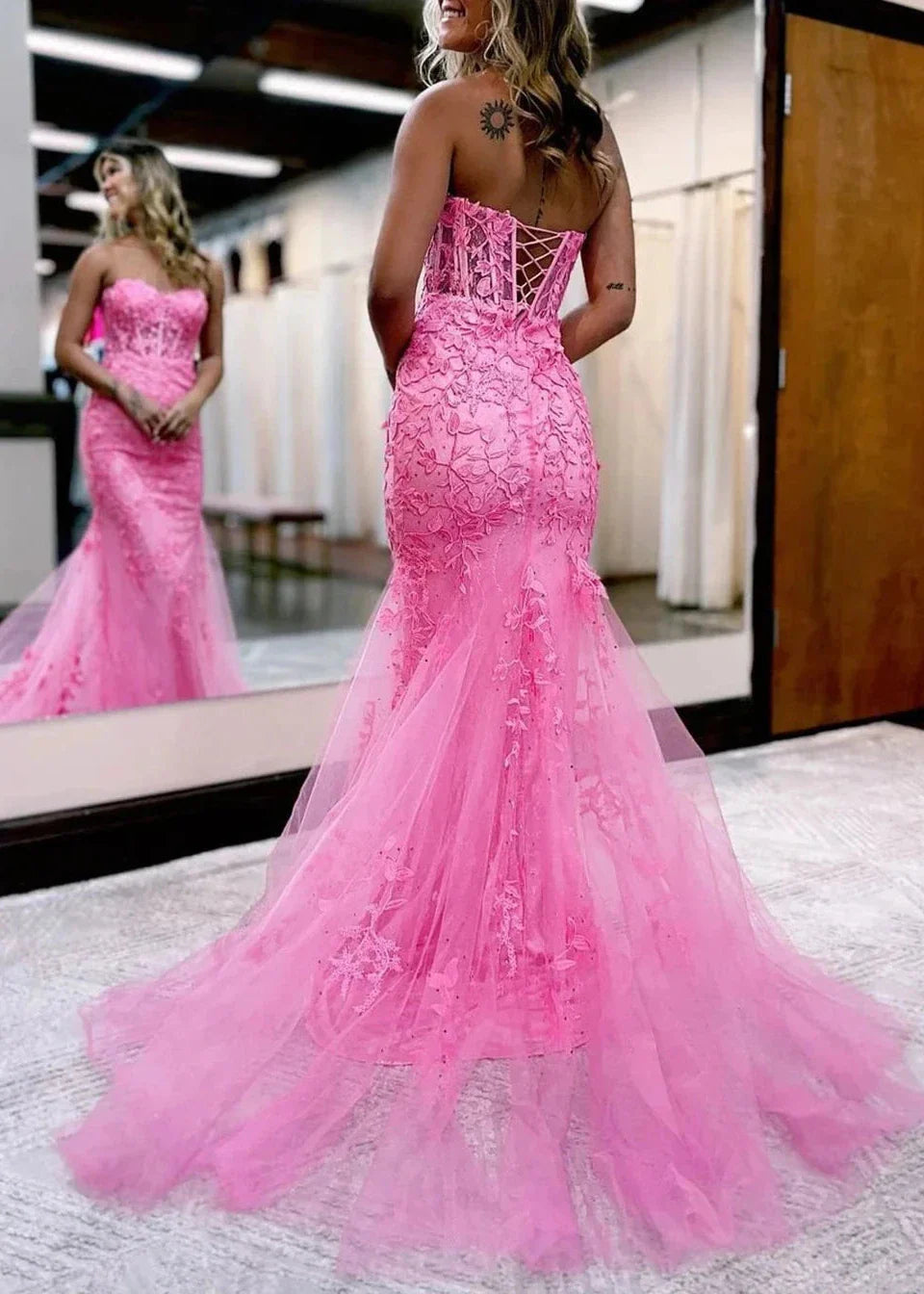 Blue Mermaid Sweetheart Neck Lace Long Prom Dress With Appliques