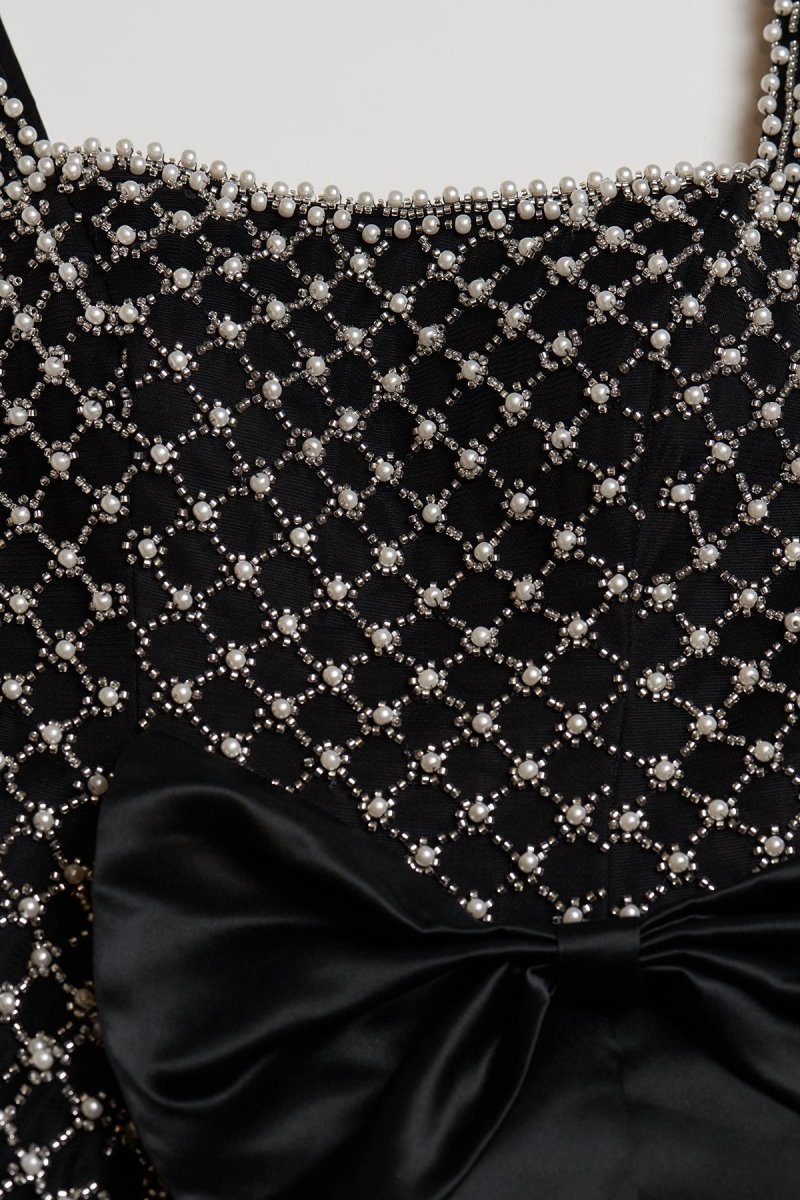 Black Spaghetti Straps Sheath Satin Beaded Formal Prom Dresses With Bowknot