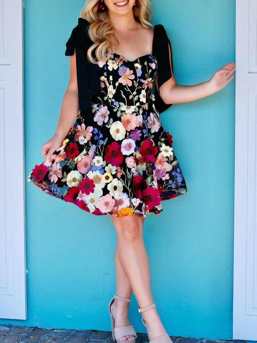 Black - Sweetheart Bow Strap A-Line Homecoming Dress With Floral Appliques